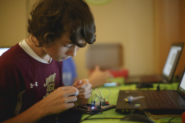 5 Things Your Child Gains from a Summer STEM Camp | Houston Moms Blog
