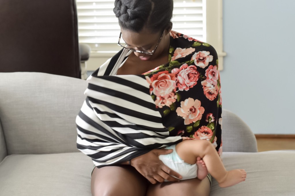 What to Expect When You Start Breastfeeding | Houston Moms Blog