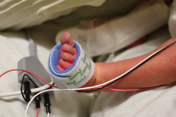 How to Be an Angel to a NICU Family | Houston Moms Blog