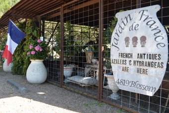 A store with a sign labeled Jardin de France.